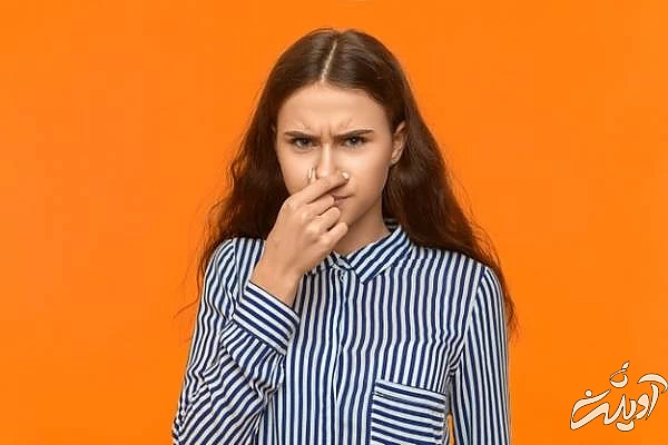 بوی بد دهان از نشانه های قبل از سکته بوی ناخوشایند دهان